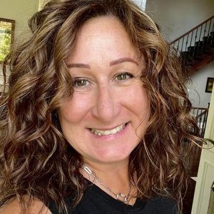 Meet your Posher, Suzanne